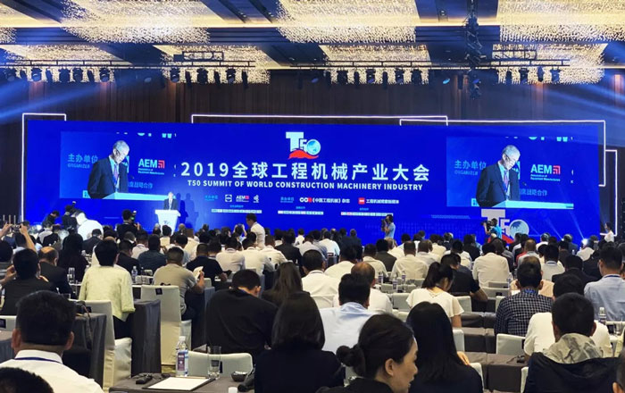 双喜临门!欧冠正规买球(中国)官方网站
囊括两项工程机械行业大奖 双喜临门!欧冠正规买球(中国)官方网站
囊括两项工程机械行业大奖